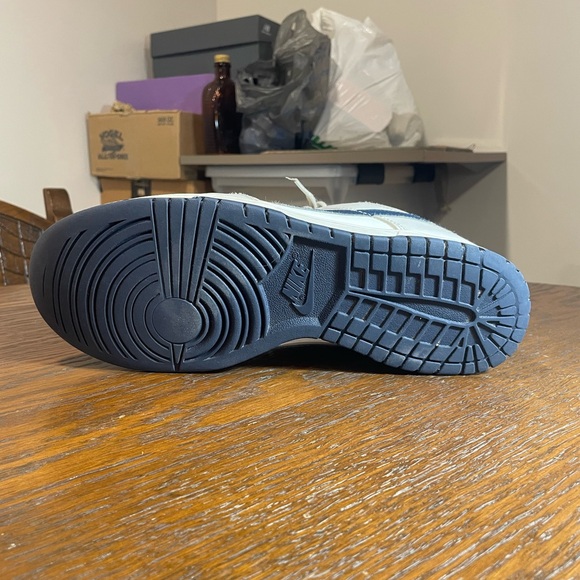 Nike dunks

Size 10.5 - Picture 3 of 6